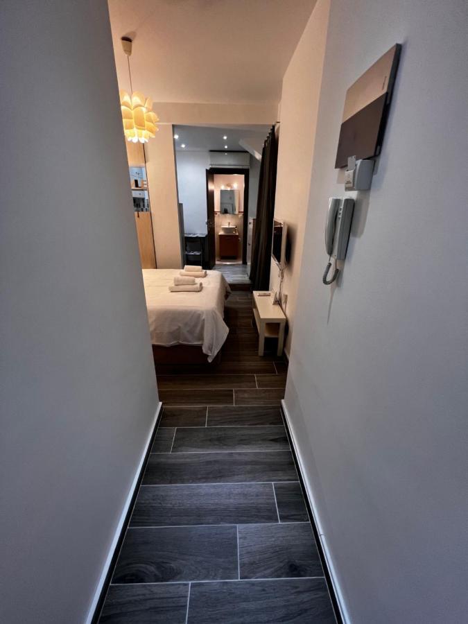 Small Budget Diamond Apartment In Agias Sofias. Θεσσαλονίκη Εξωτερικό φωτογραφία